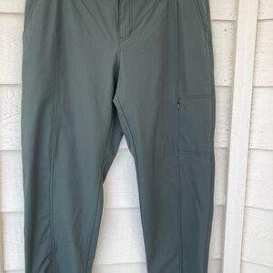 Kirkland Women's Ankle Travel Pant